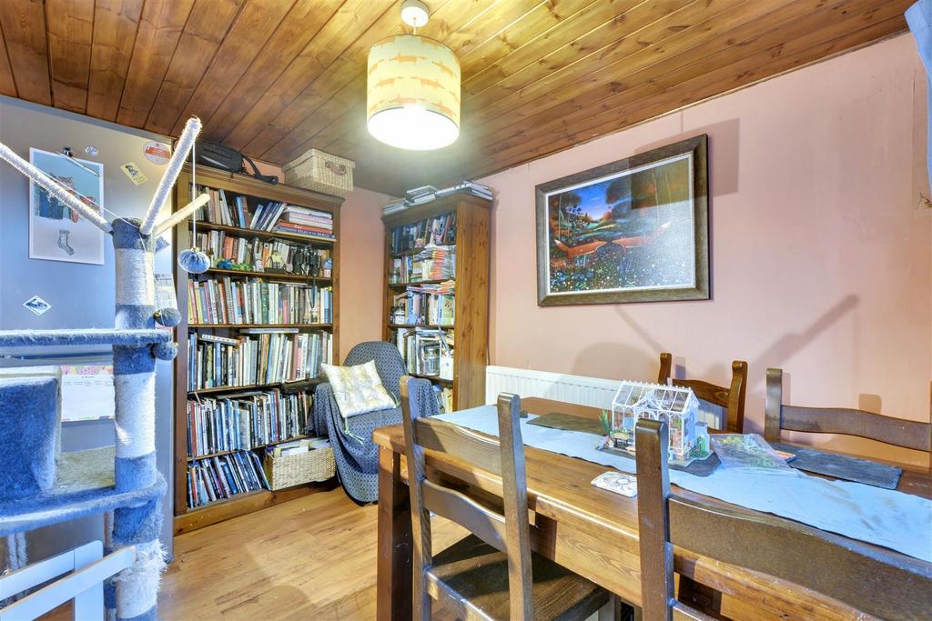 Dining Area.jpeg