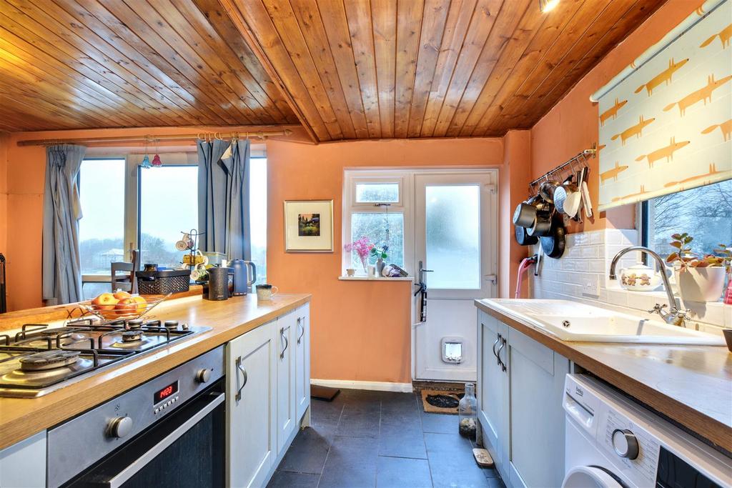 Kitchen 1.jpeg