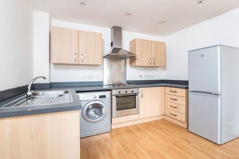 2 bedroom flat to rent, Harriet Street, Manchester M28