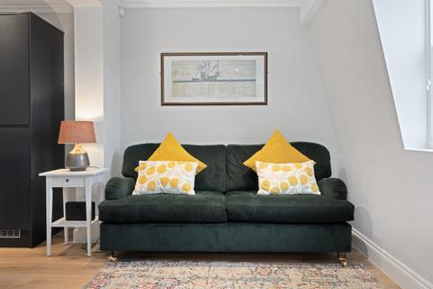 2 bedroom flat for sale, Courtview House, East Molesey, KT8