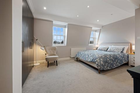 2 bedroom flat for sale, Courtview House, East Molesey, KT8
