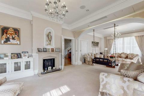 7 bedroom detached house to rent, Mount Park Road, Harrow on the Hill