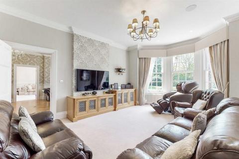 7 bedroom detached house to rent, Mount Park Road, Harrow on the Hill