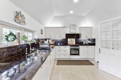 7 bedroom detached house to rent, Mount Park Road, Harrow on the Hill
