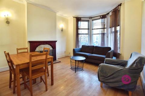 2 bedroom flat to rent, Long Lane, Finchley