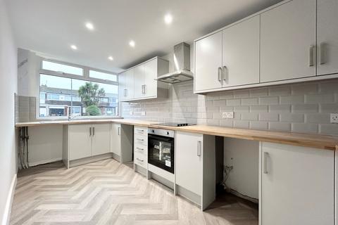 3 bedroom terraced house to rent, Navena Avenue, Fleetwood, Lancashire, FY7