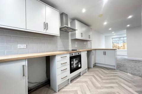 3 bedroom terraced house to rent, Navena Avenue, Fleetwood, Lancashire, FY7