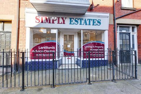 Retail property (high street) to rent - Abergele Road, Old Colwyn, LL29