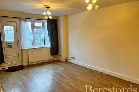 2 bedroom maisonette for sale, North Road, Havering-Atte-Bower, RM4