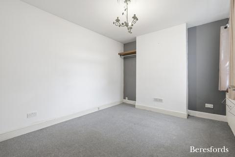 2 bedroom maisonette for sale, North Road, Havering-Atte-Bower, RM4