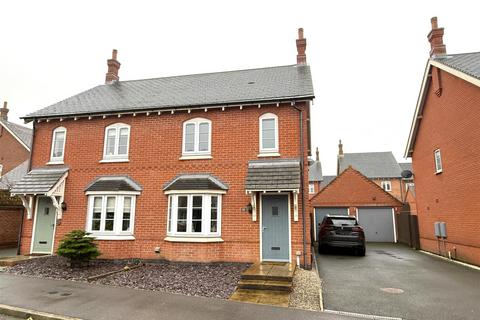 3 bedroom semi-detached house for sale, Henley Grove, Swadlincote DE11