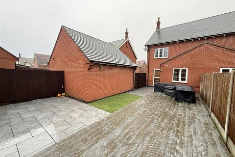 3 bedroom semi-detached house for sale, Henley Grove, Swadlincote DE11