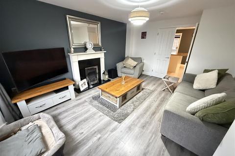 3 bedroom semi-detached house for sale, Henley Grove, Swadlincote DE11