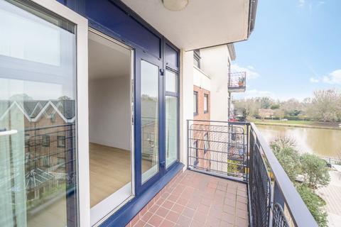 3 bedroom apartment for sale, Stevens House,  Kingston upon Thames