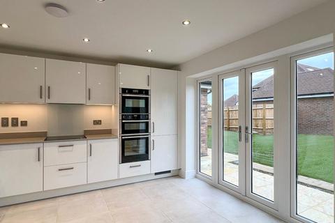 3 bedroom semi-detached house for sale, Kingfisher Walk, Upper Dicker