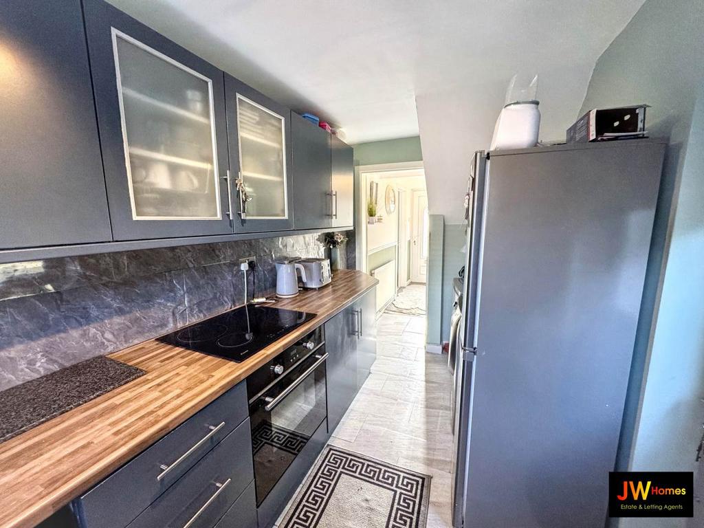 Kitchen 2 (2)