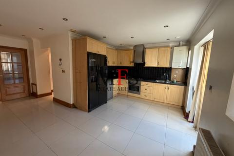 3 bedroom house to rent, Dane Road, Southall, UB1