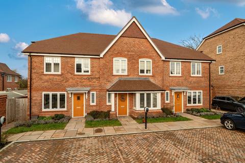 Lorimer Avenue, Cranleigh, GU6