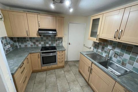 2 bedroom flat to rent, Cedars Court, Leicester