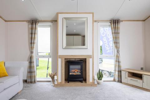 undefined, Two Bed Love Oakland (42x20) Green Meadows Country Park, Blackford CA6