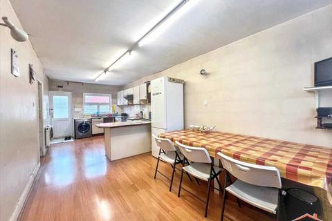 5 bedroom semi-detached house for sale, Camrose Avenue,, Edgware