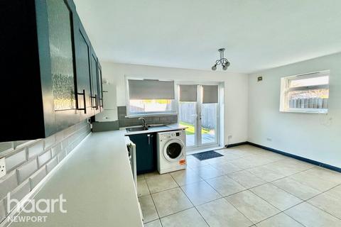 3 bedroom end of terrace house for sale, Maesglas Grove, Newport