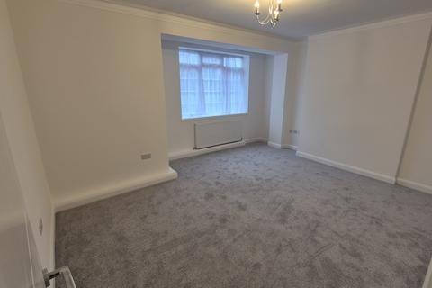 2 bedroom flat to rent, Bell Lane, Hendon