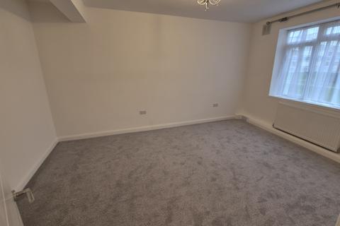 2 bedroom flat to rent, Bell Lane, Hendon