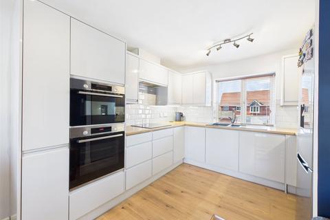 3 bedroom coach house for sale, Rosebay Gardens, Cheltenham, Gloucestershire, GL51