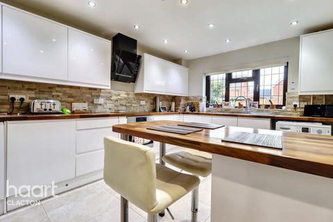 4 bedroom detached house for sale, Burr Close, HARWICH