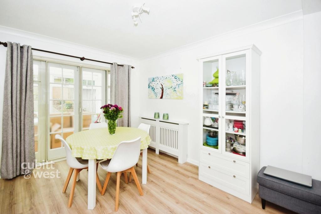 24ae11d7-Lounge 202