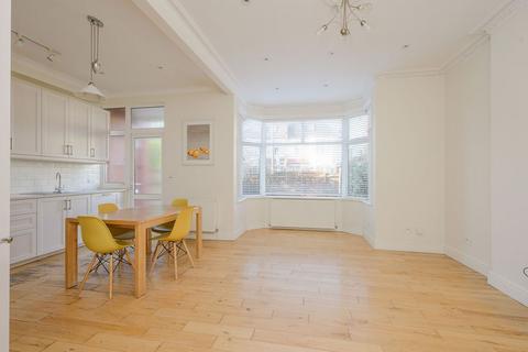 3 bedroom terraced house for sale, Laurel Road, London SW20
