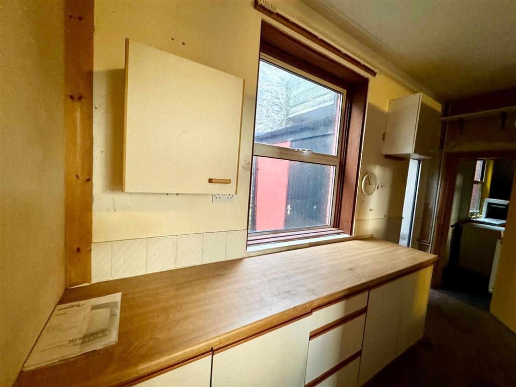 Kitchen area 2