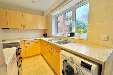 2 bedroom semi-detached house to rent, Amberton Grove, Leeds, West Yorkshire, LS8