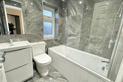 2 bedroom semi-detached house to rent, Amberton Grove, Leeds, West Yorkshire, LS8