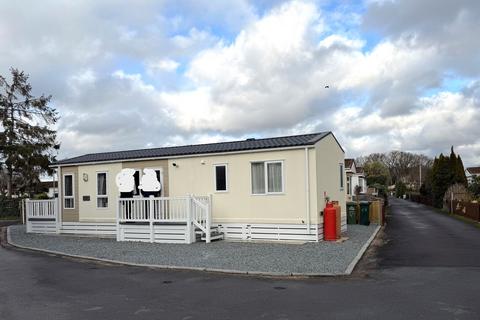 Mobile home for sale, Shepperton