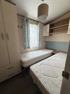 Mobile home for sale, Shepperton