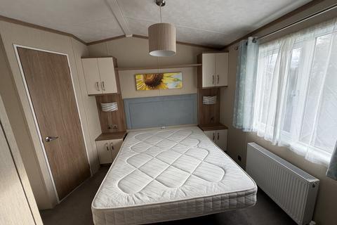 Mobile home for sale, Shepperton