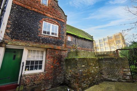 2 bedroom flat for sale, Queens Court, Ramsgate CT11