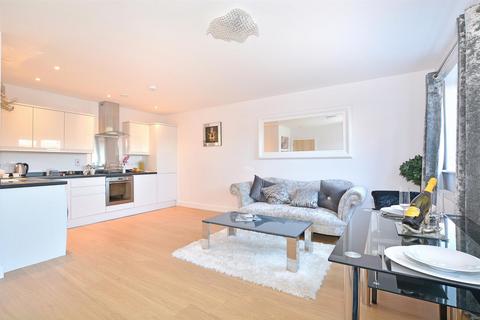 1 bedroom flat to rent, Cantelupe Road, East Grinstead
