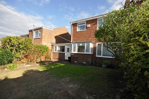3 bedroom semi-detached house to rent, Brockenhurst Drive, Hastings Hill, Sunderland