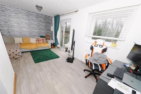 2 bedroom terraced house for sale, Dunlin Avenue, Glenrothes