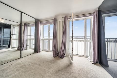 4 bedroom terraced house for sale, Wharfside Close, Erith