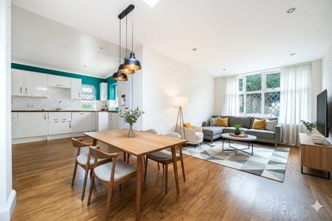 4 bedroom semi-detached house for sale, Fircroft Avenue, Lancing, West Sussex, BN15