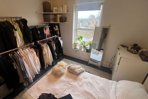 1 bedroom apartment for sale, Kingsland High Street, London E8