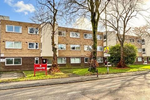 2 bedroom apartment to rent, Brooklands Road, Sale