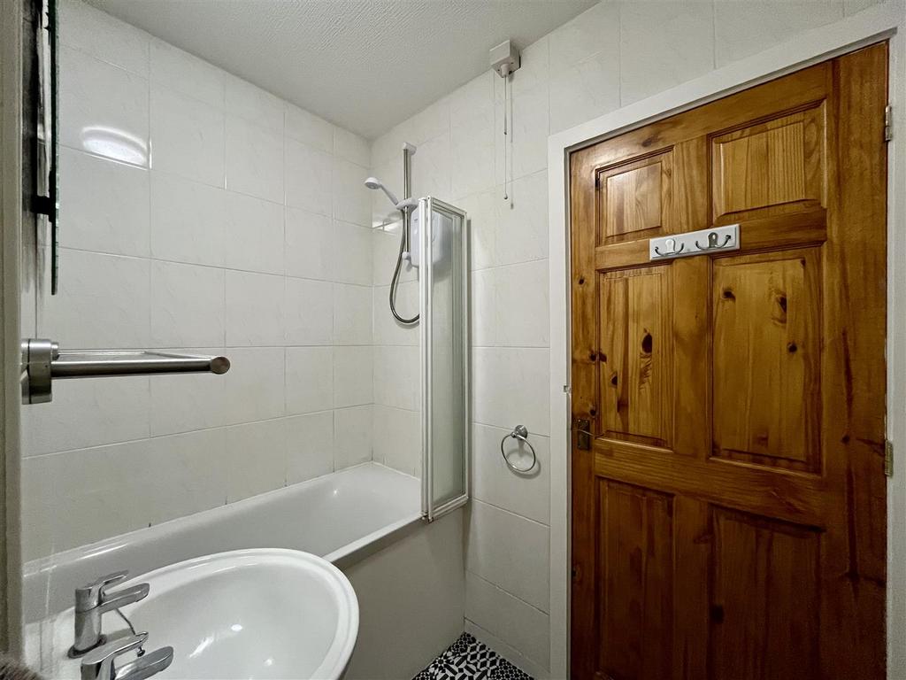 Bathroom Aspect 2