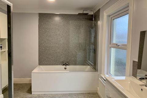 3 bedroom house share to rent, Churchill Road, Weston-super-Mare, Somerset