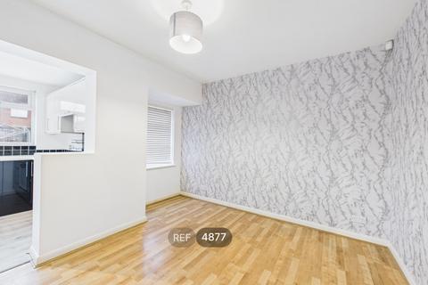 3 bedroom semi-detached house to rent, Nottingham NG5