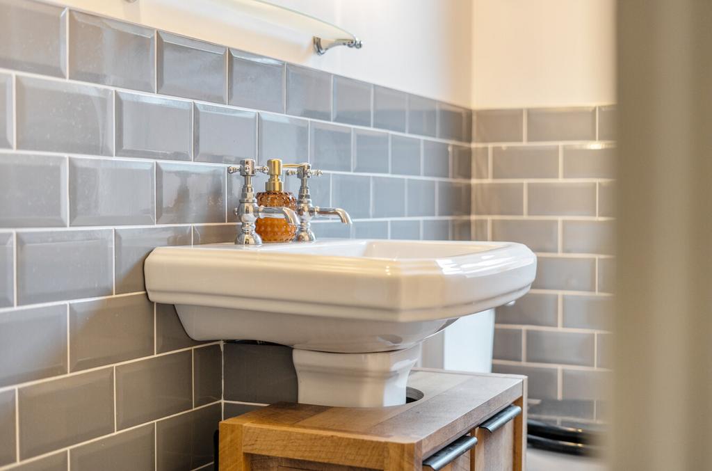 -696a3b70cfb52-l-1396420-12-6969160701122